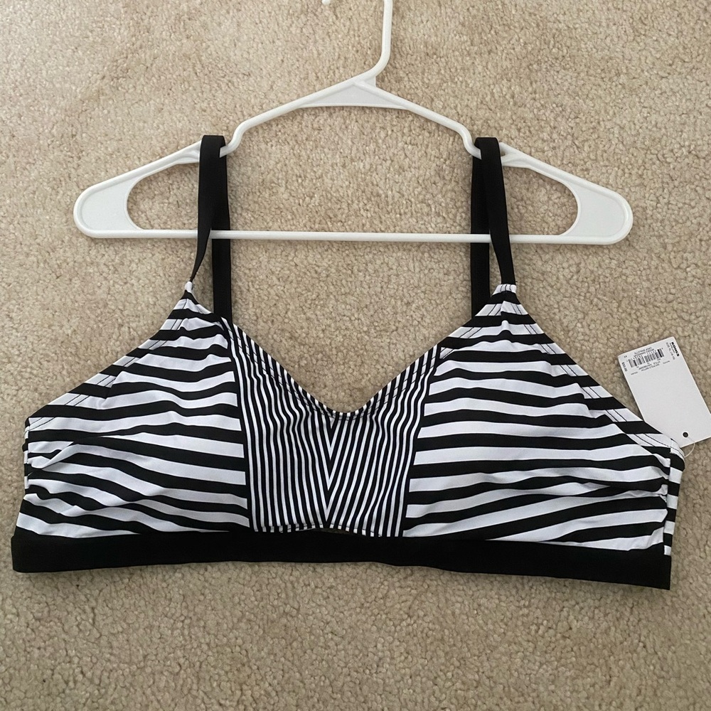 NWT Apt 9 striped bikini top